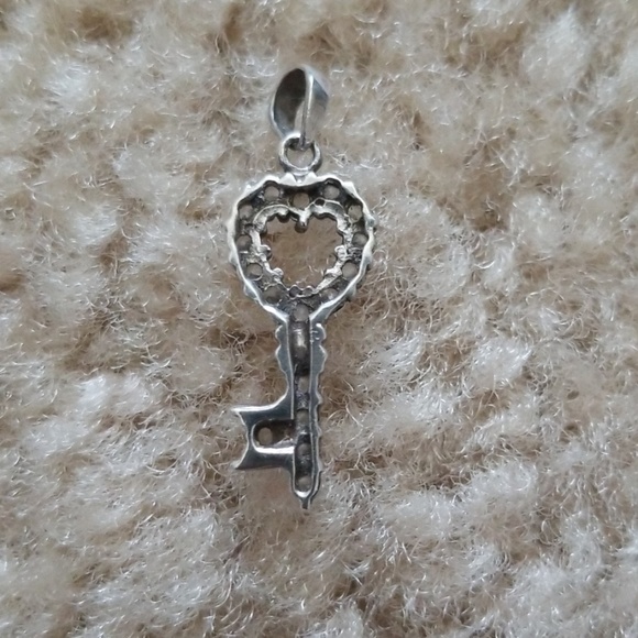 Key Pendant - Picture 2 of 3